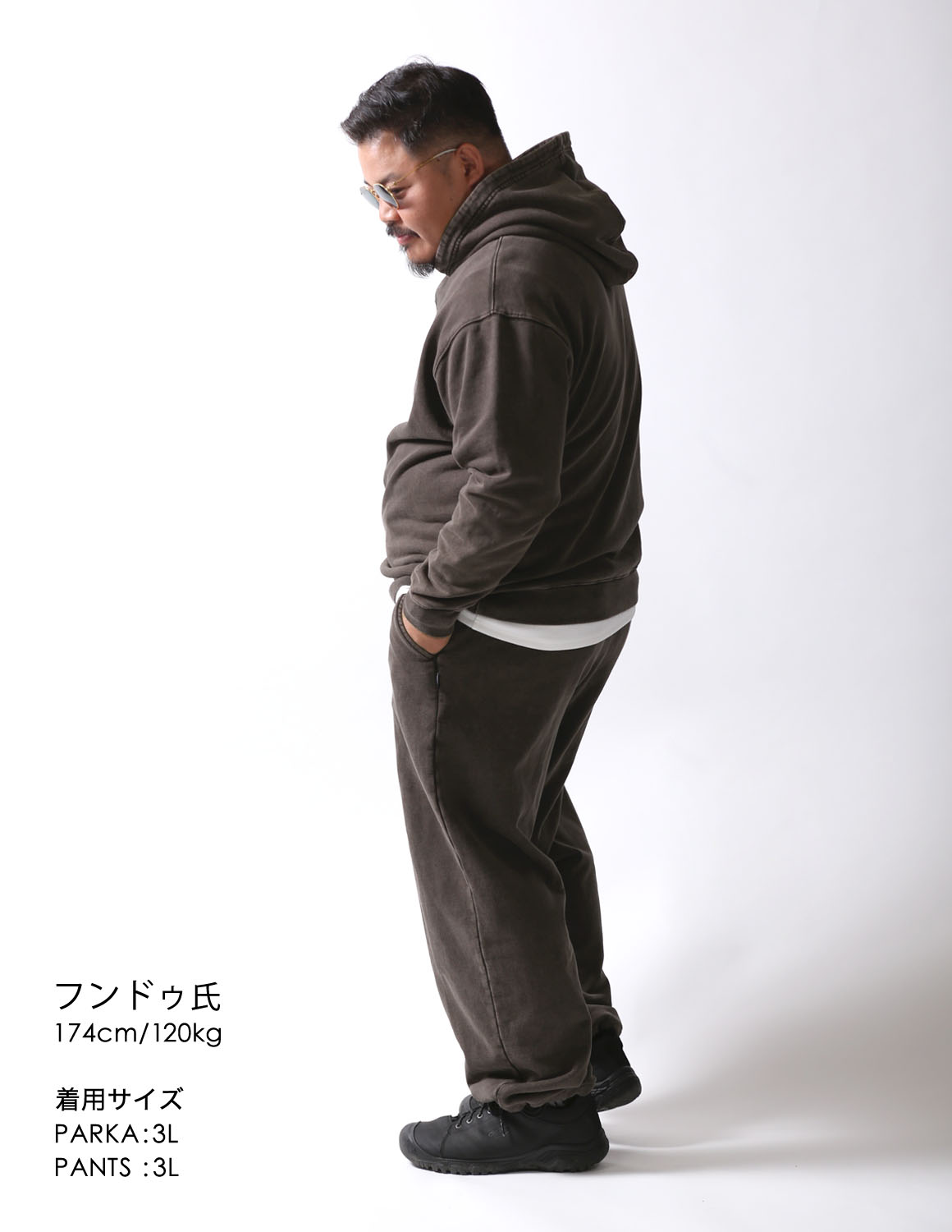 グレーが引き立つ大人のリラックス03