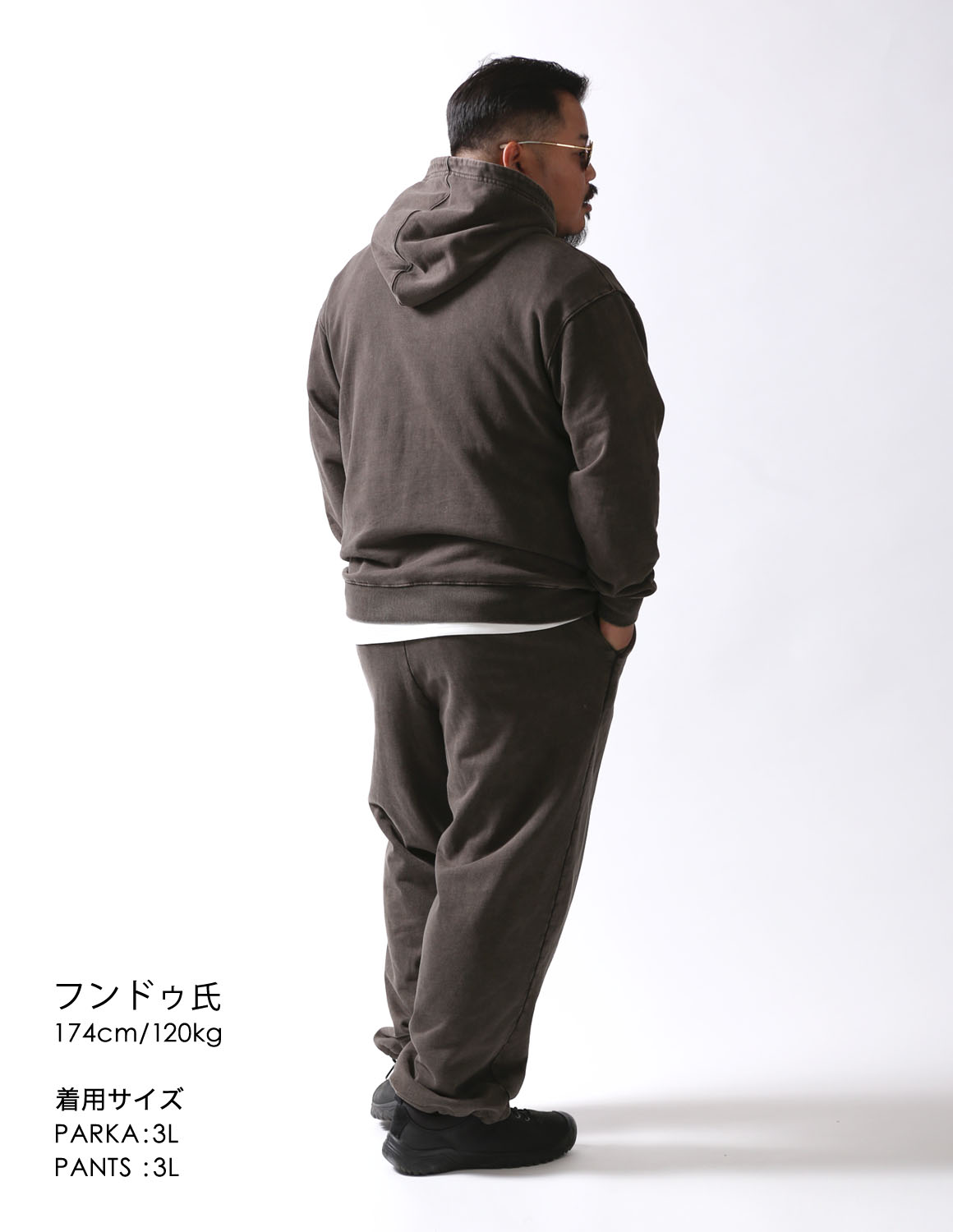 グレーが引き立つ大人のリラックス04