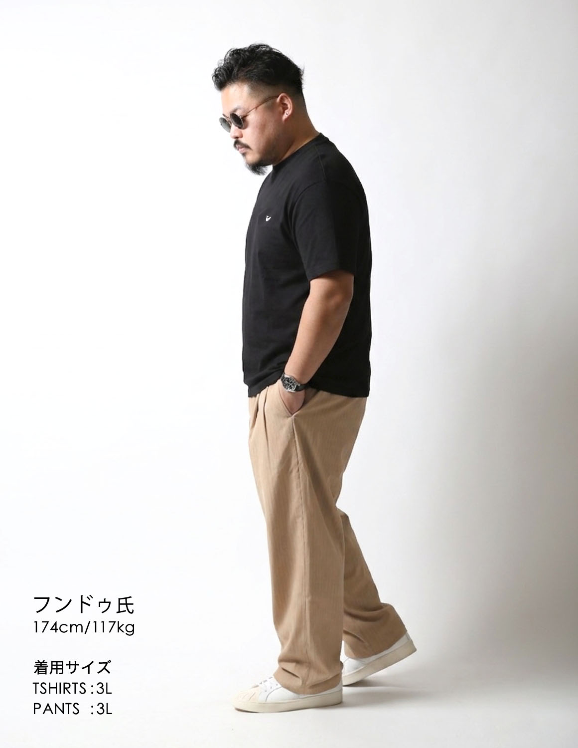 静かにキメる、黒Tの余裕。03