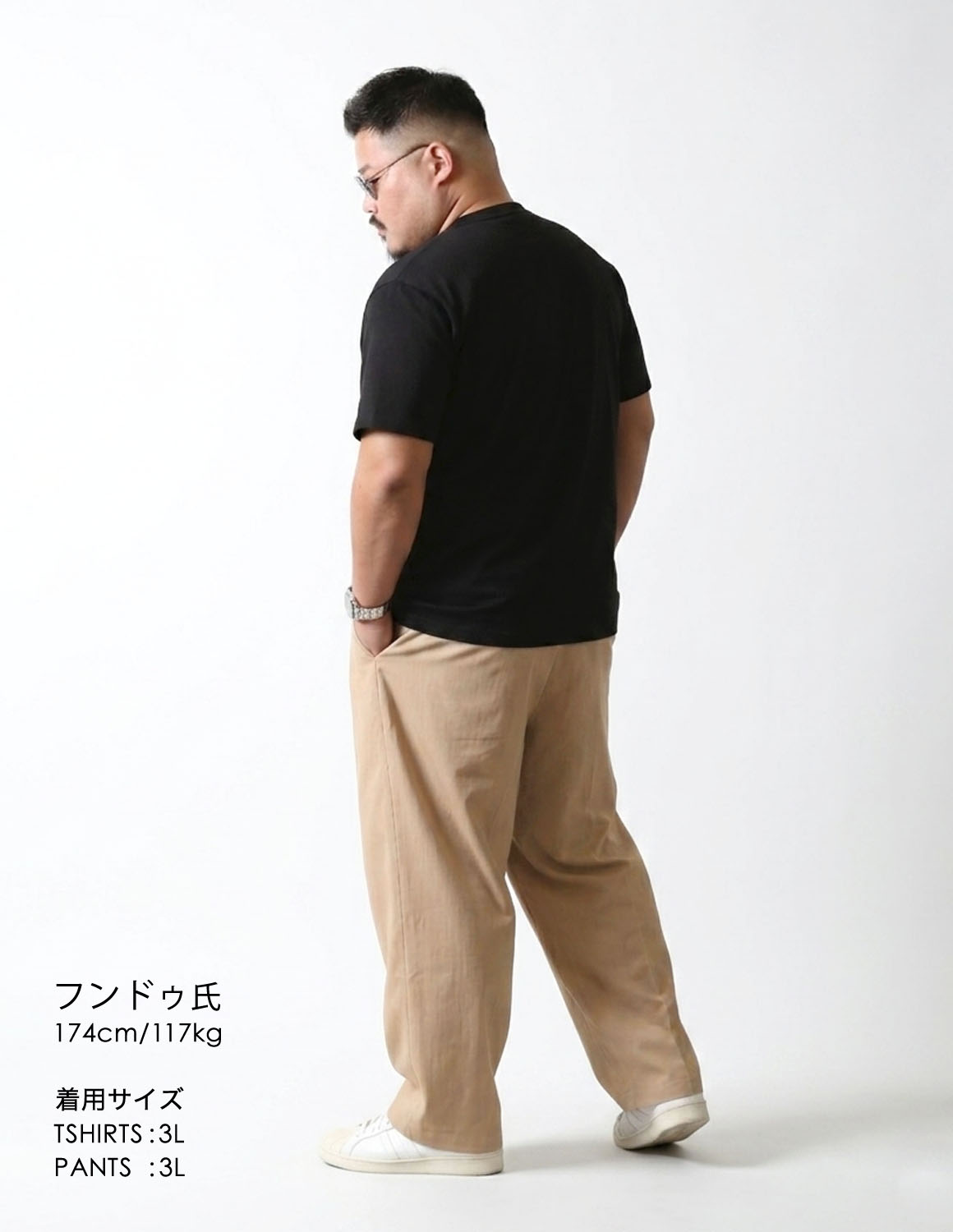 静かにキメる、黒Tの余裕。04