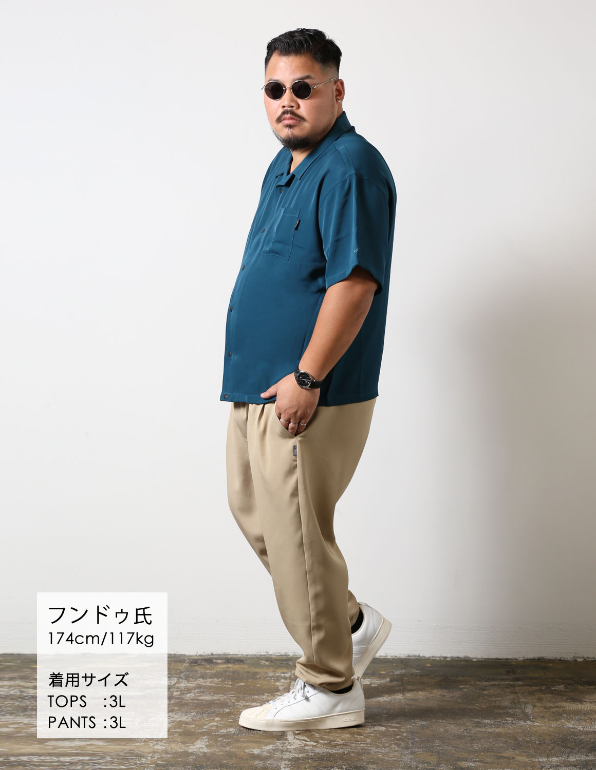 夏らしさを引き立てる、大人の装い03