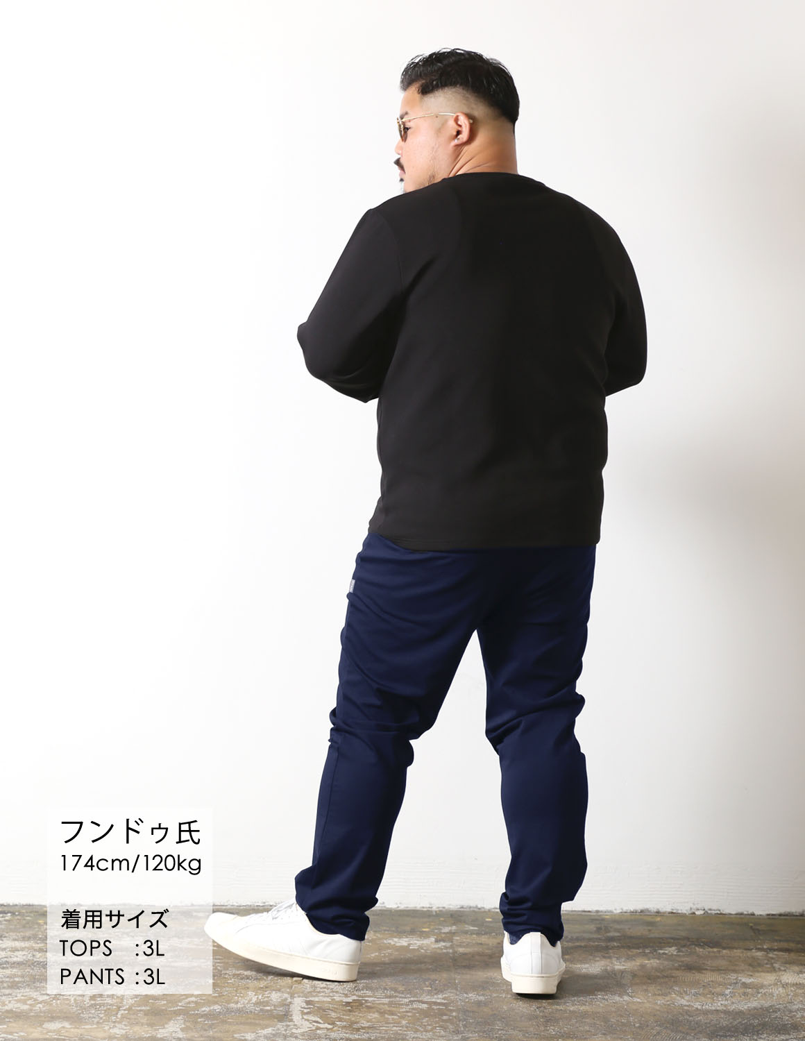 なめらかな黒に、ネイビーを効かせる。04